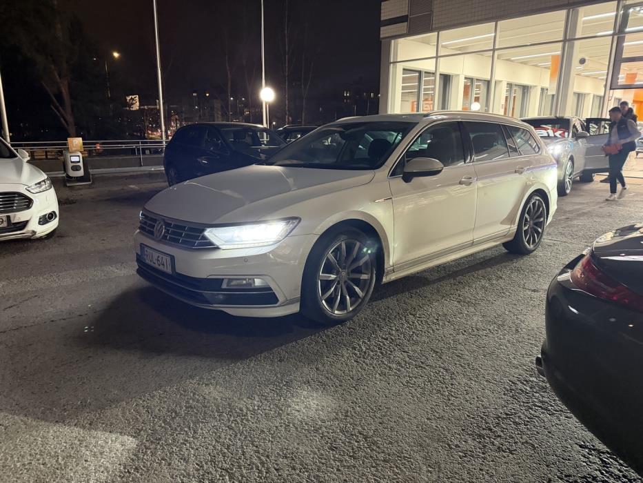 VOLKSWAGEN Passat 2018