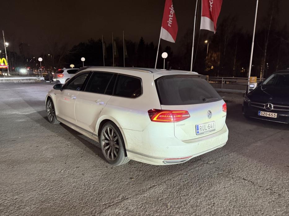 VOLKSWAGEN Passat 2018