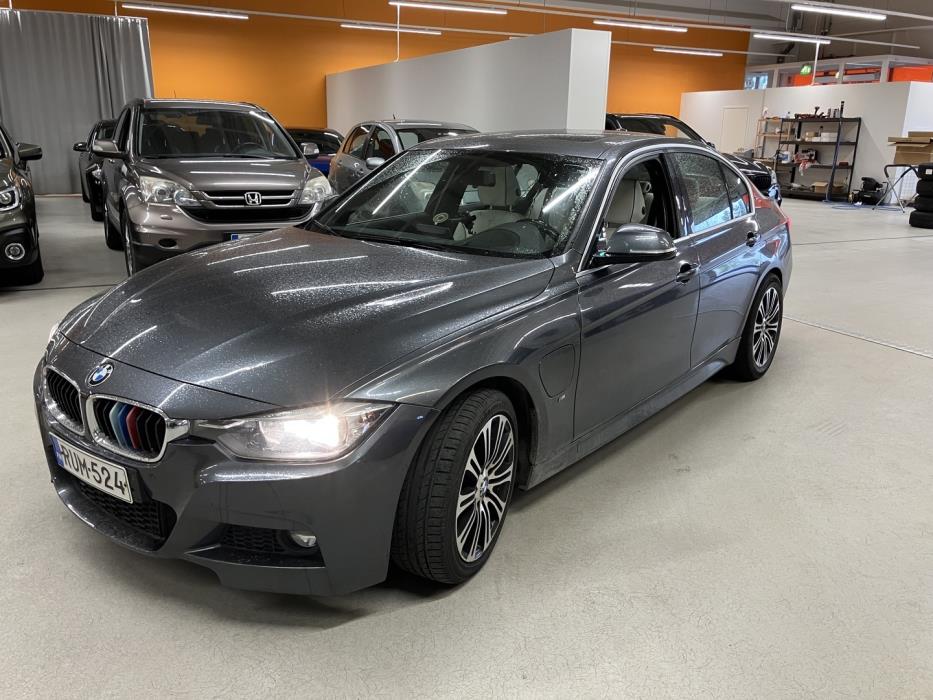 BMW 330 2016