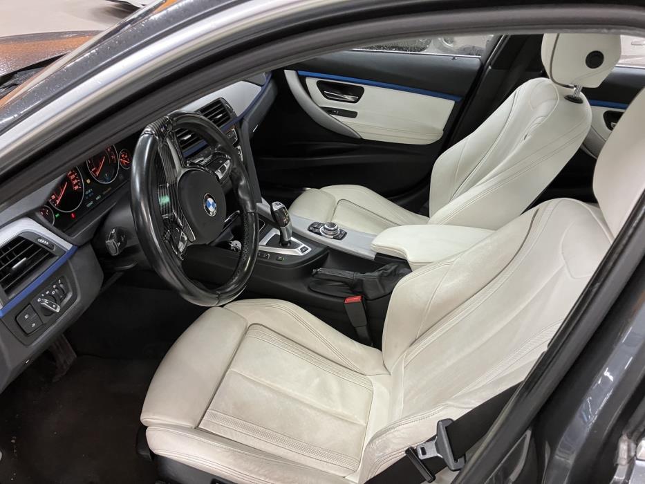 BMW 330 2016
