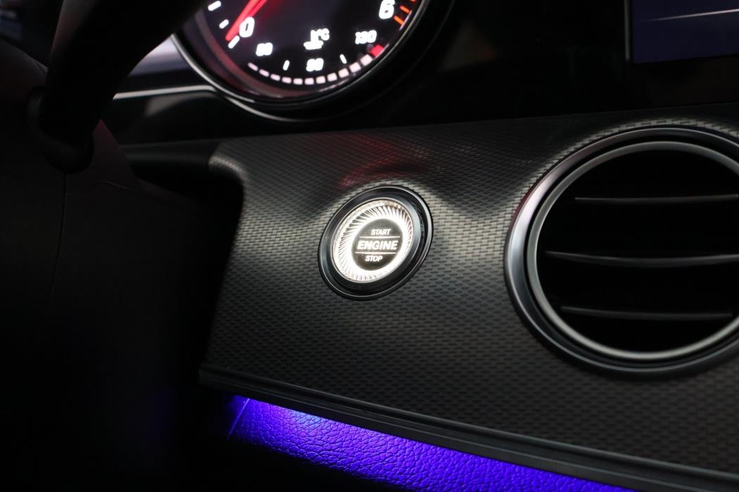 MERCEDES-BENZ E 2019