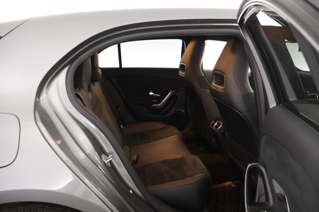 MERCEDES-BENZ A 2021