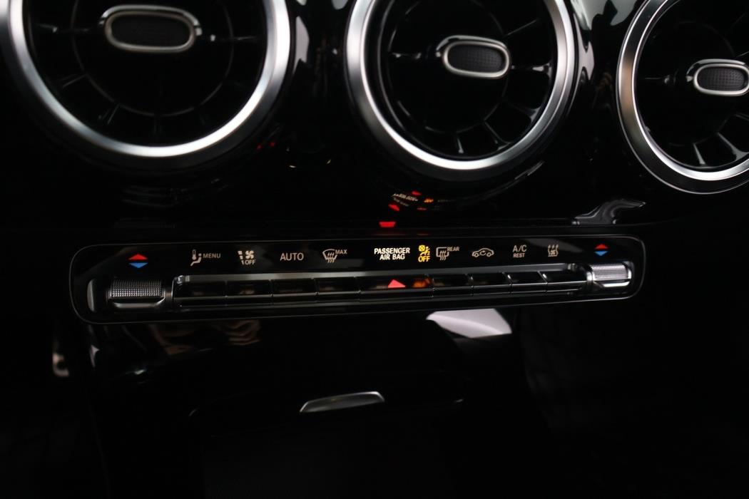 MERCEDES-BENZ A 2021