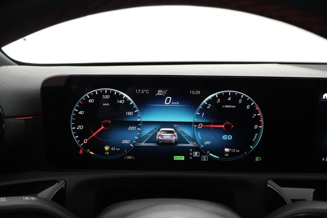 MERCEDES-BENZ A 2021