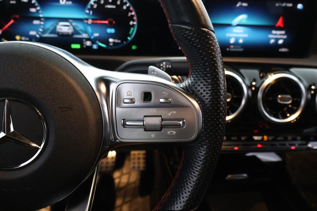 MERCEDES-BENZ A 2021