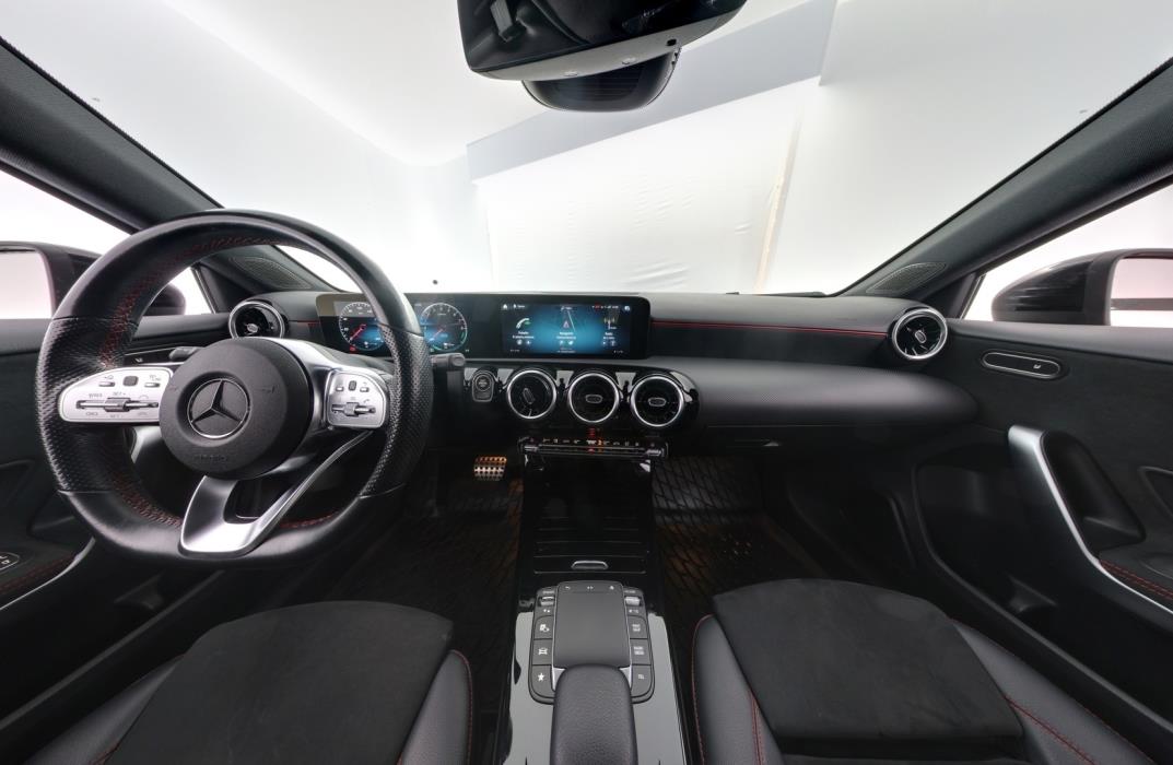 MERCEDES-BENZ A 2021
