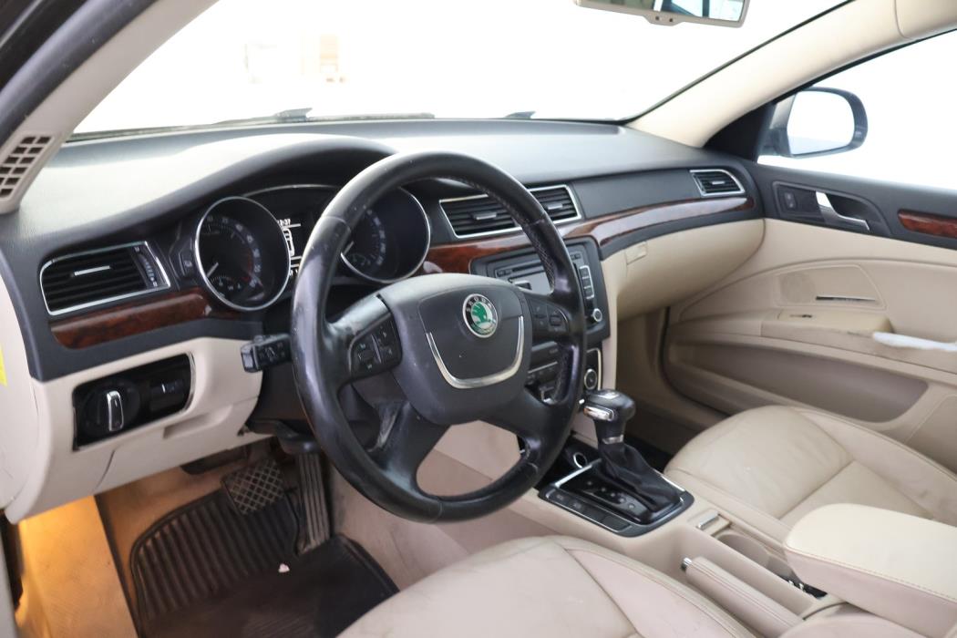SKODA Superb 2010
