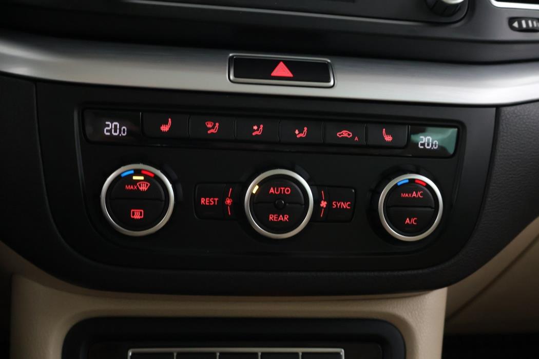 VOLKSWAGEN Sharan 2013