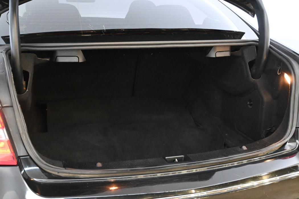 MERCEDES-BENZ E 2011