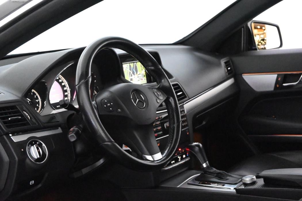 MERCEDES-BENZ E 2011