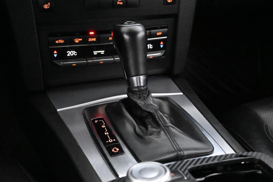 MERCEDES-BENZ E 2011