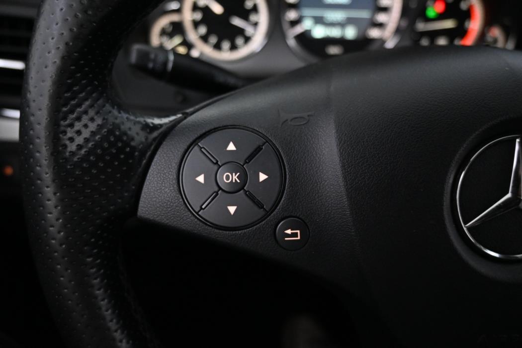 MERCEDES-BENZ E 2011