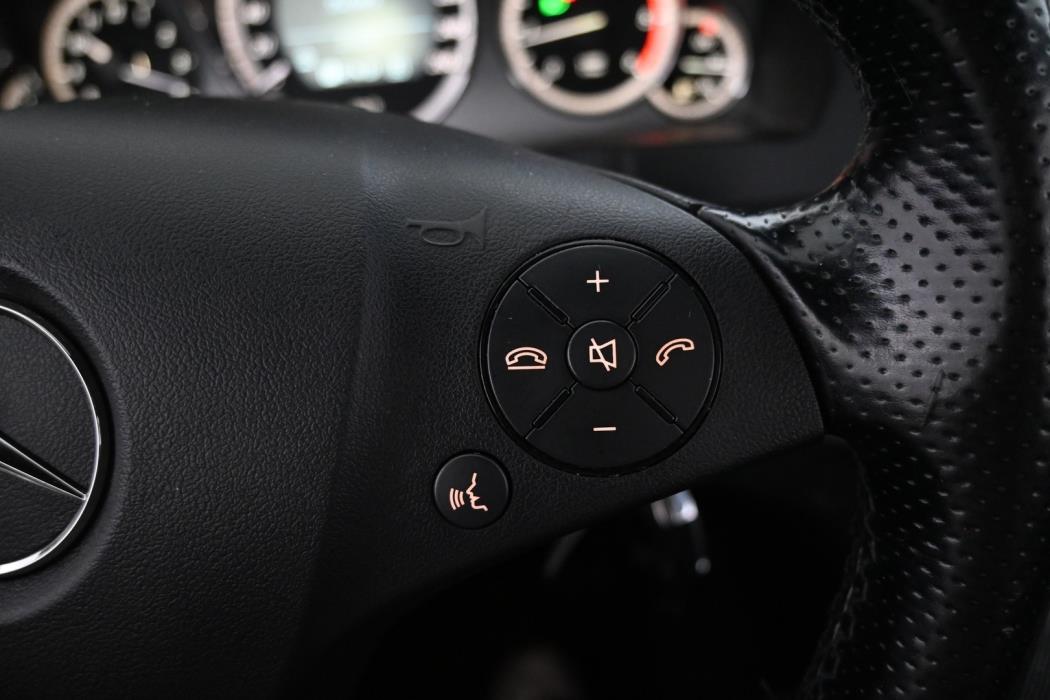 MERCEDES-BENZ E 2011