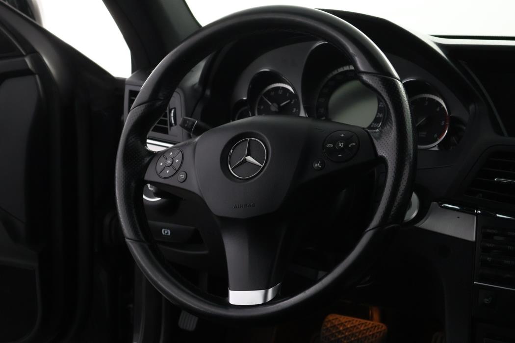 MERCEDES-BENZ E 2011