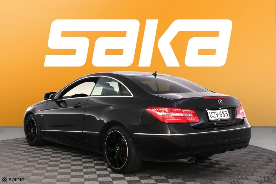 MERCEDES-BENZ E 2011
