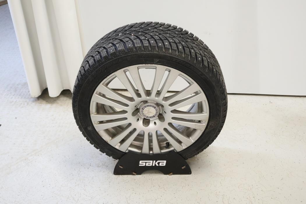 MERCEDES-BENZ E 2011