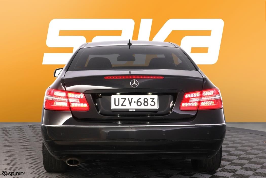 MERCEDES-BENZ E 2011