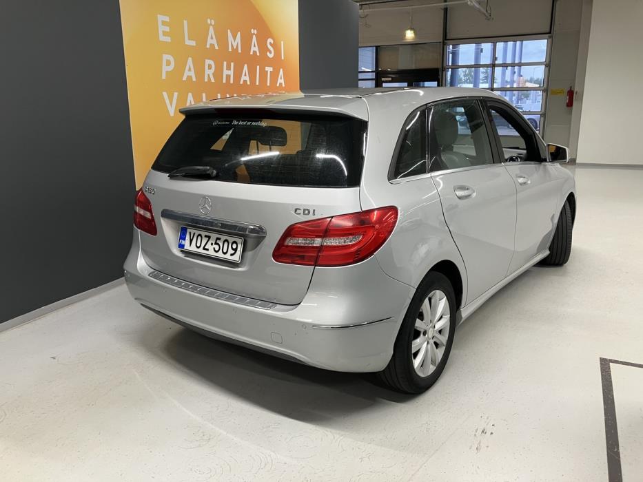 MERCEDES-BENZ B 2013
