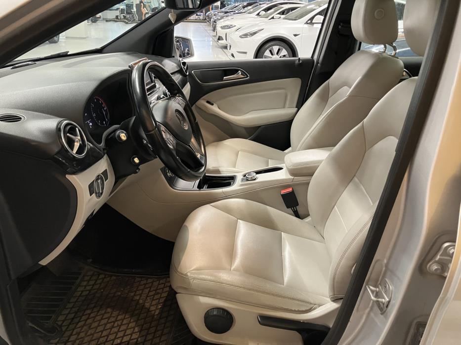 MERCEDES-BENZ B 2013