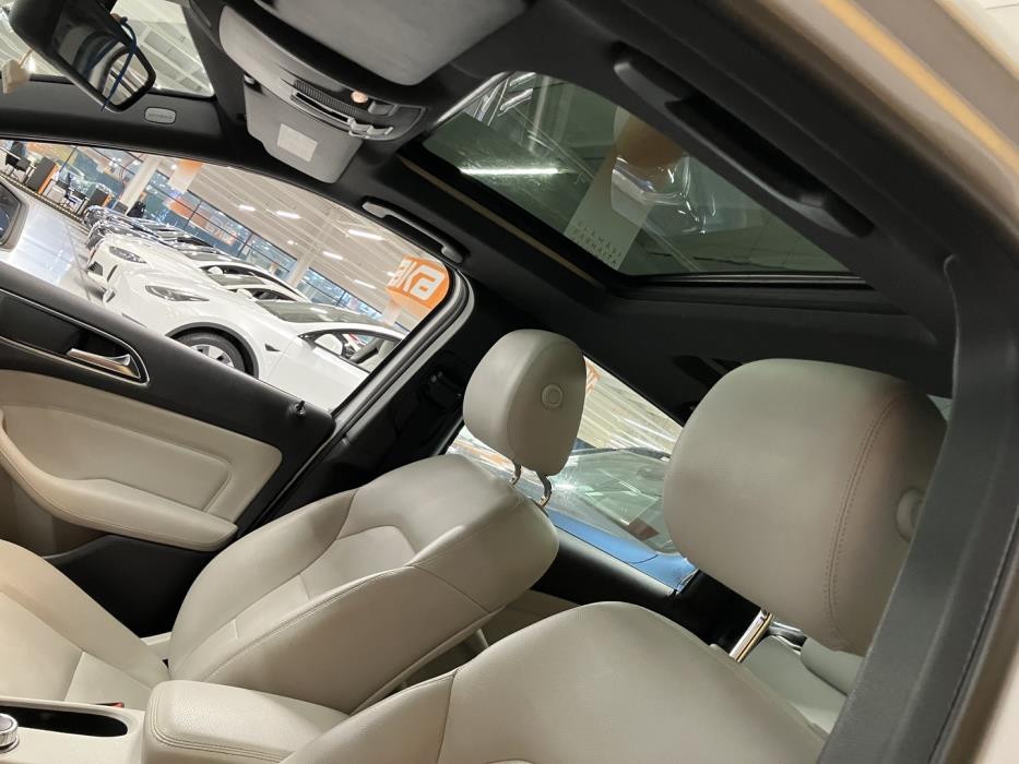 MERCEDES-BENZ B 2013