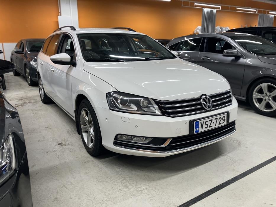 VOLKSWAGEN Passat 2012