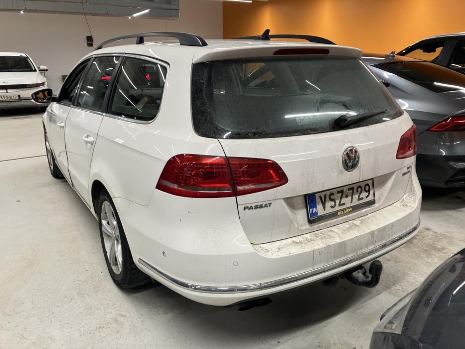 VOLKSWAGEN Passat 2012