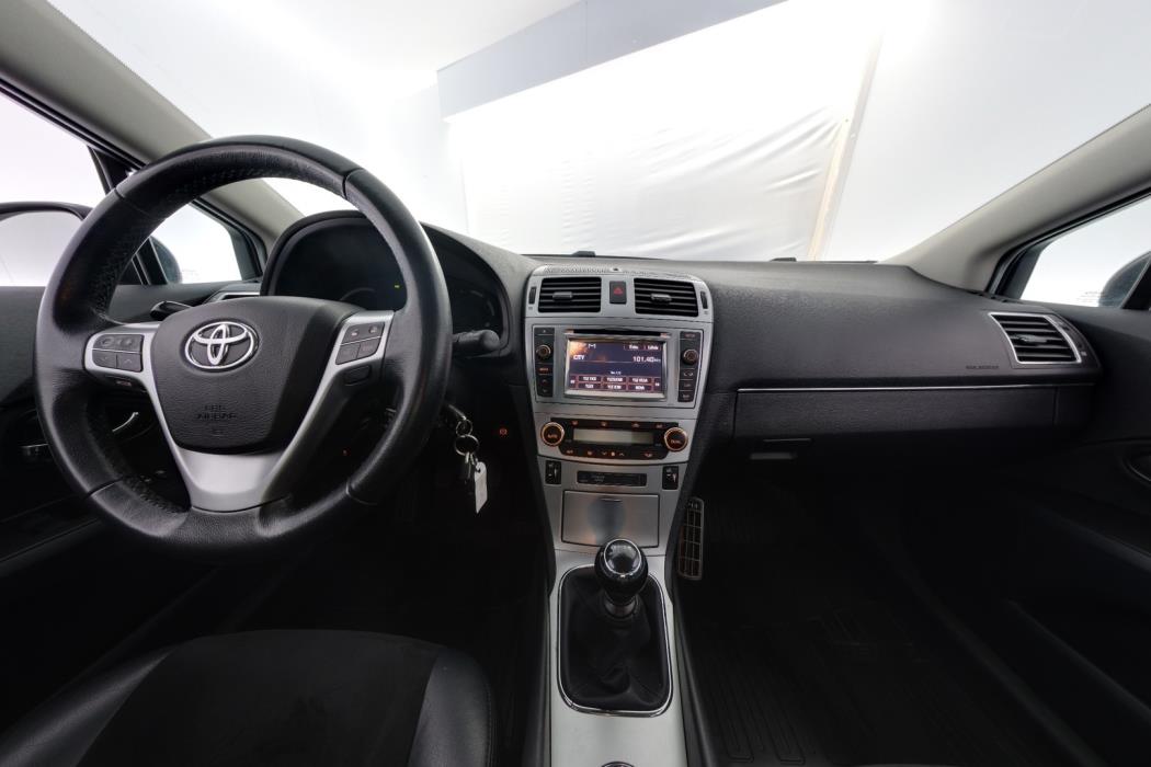 TOYOTA Avensis 2014