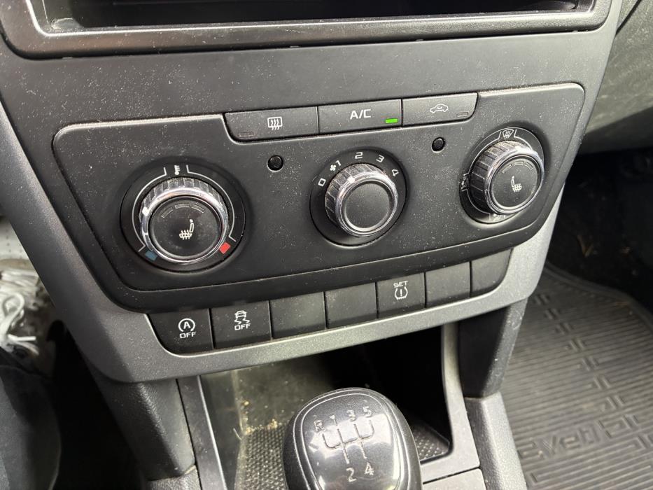 SKODA Yeti 2014