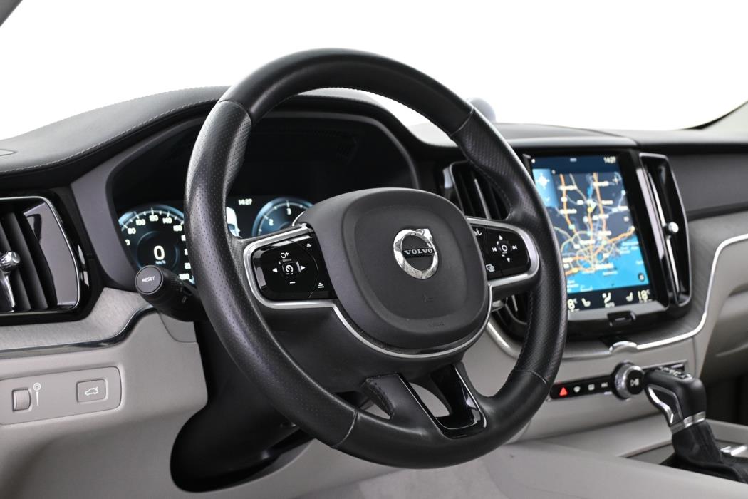 VOLVO XC60 2018