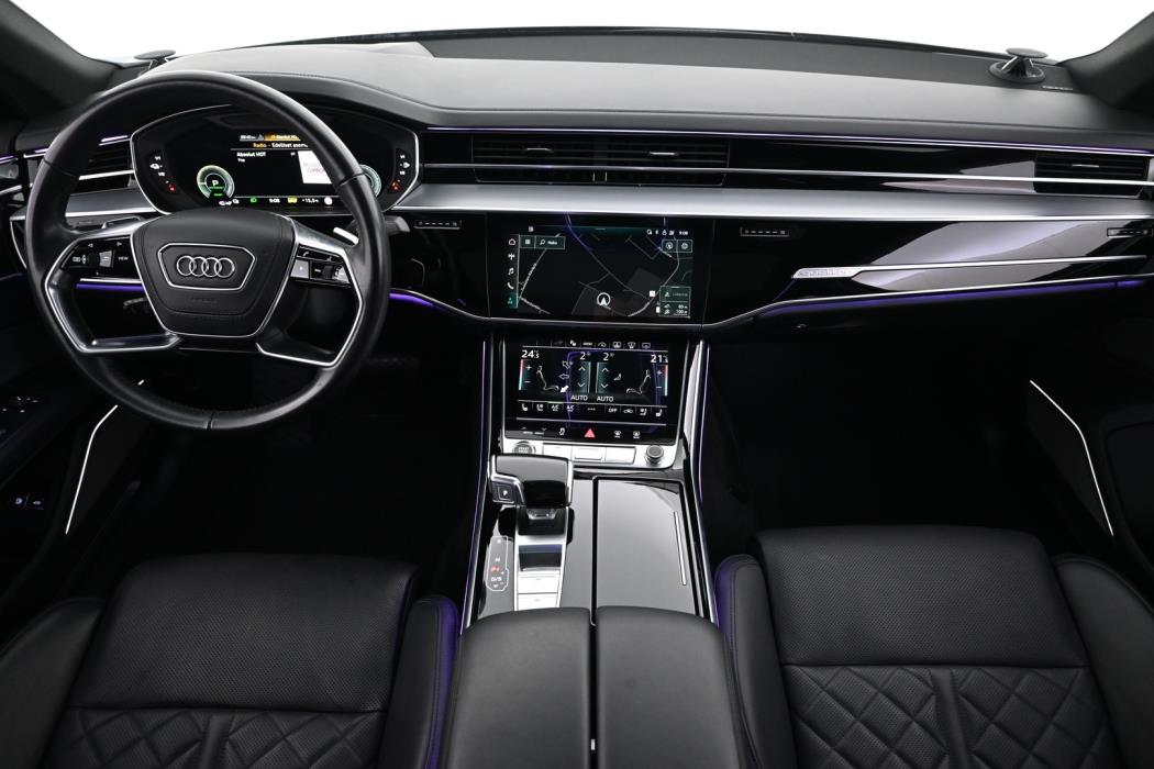 AUDI A8 2021