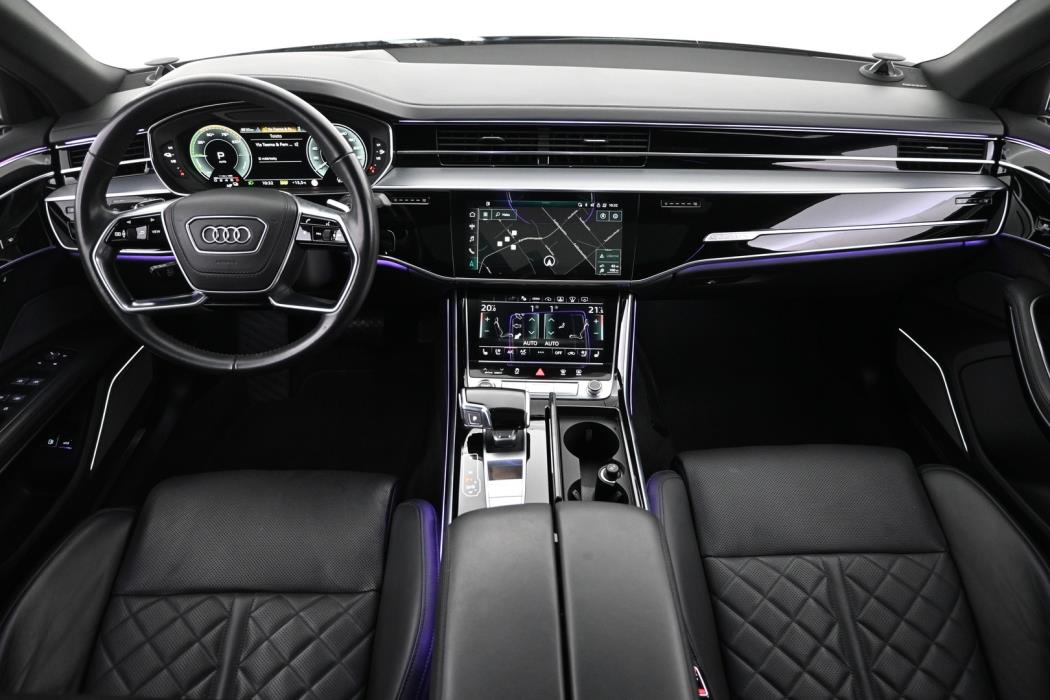 AUDI A8 2021