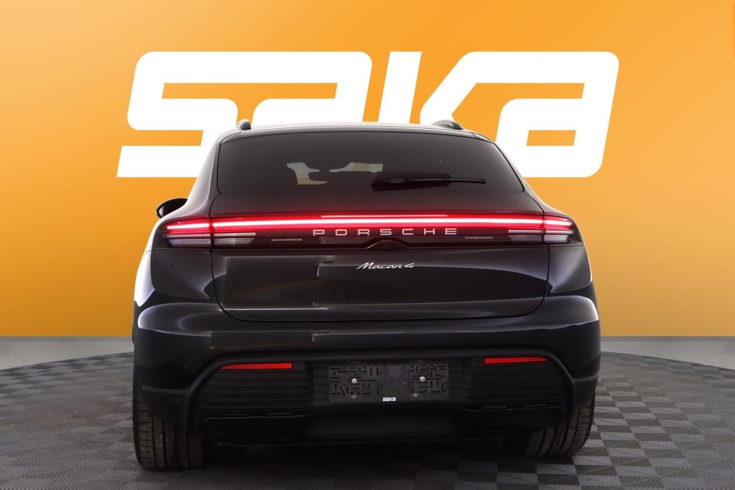 PORSCHE Macan 2024