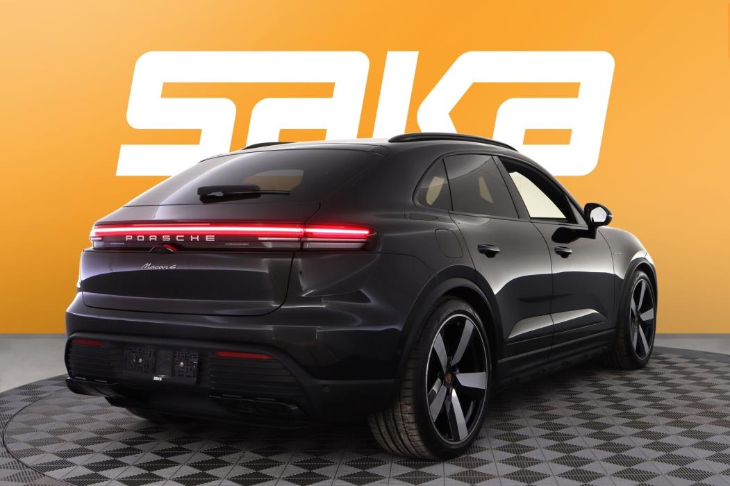 PORSCHE Macan 2024