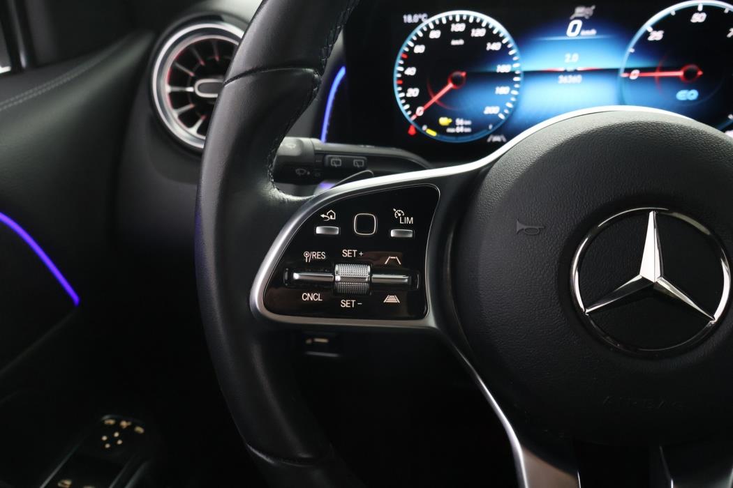 MERCEDES-BENZ EQB 2023