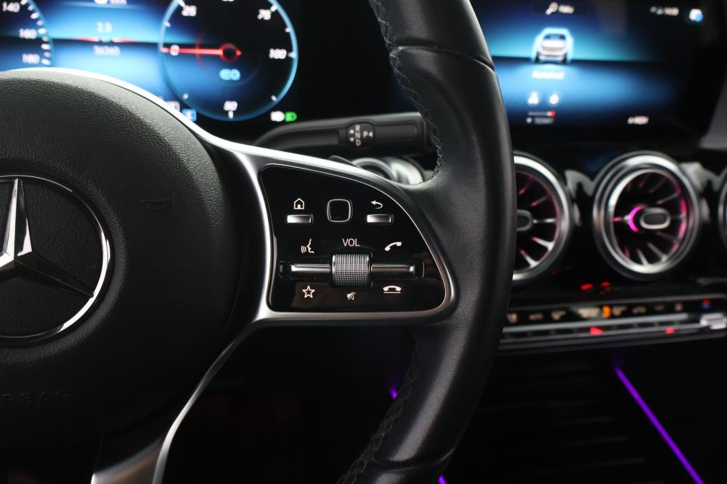 MERCEDES-BENZ EQB 2023