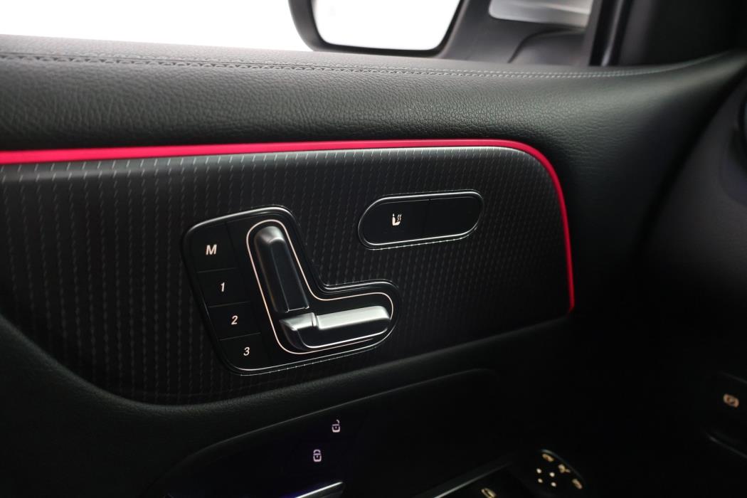 MERCEDES-BENZ EQB 2023