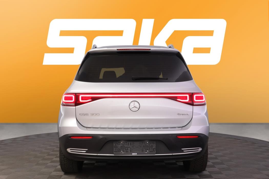 MERCEDES-BENZ EQB 2023