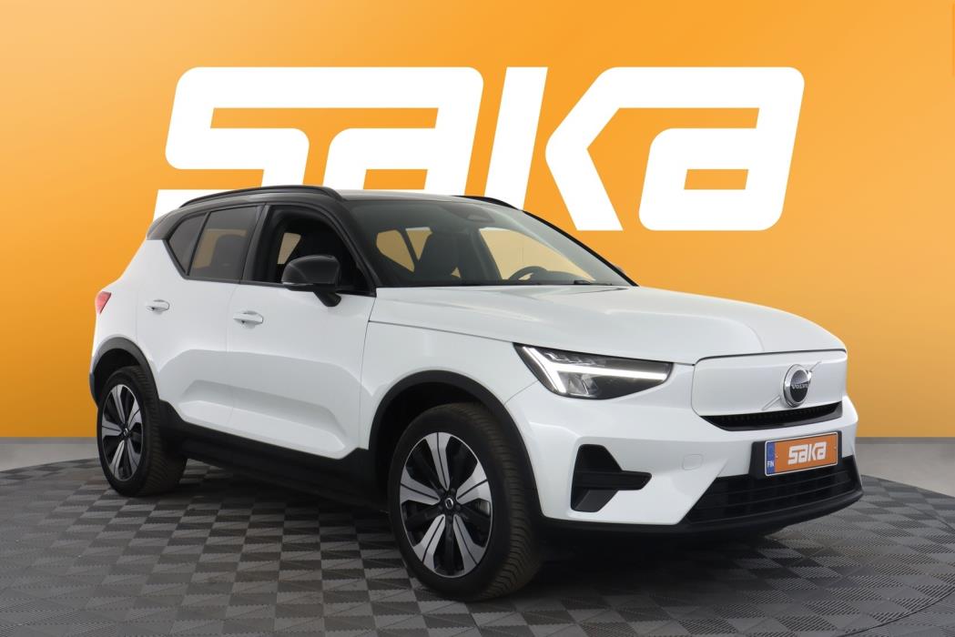 VOLVO XC40 2023