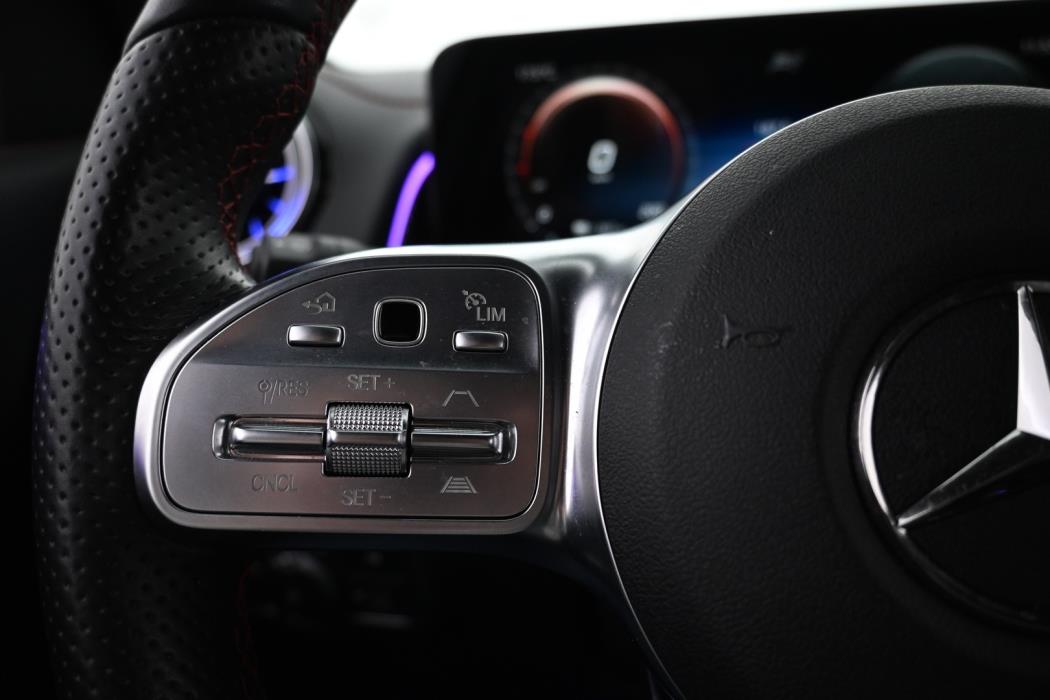 MERCEDES-BENZ EQB 2023