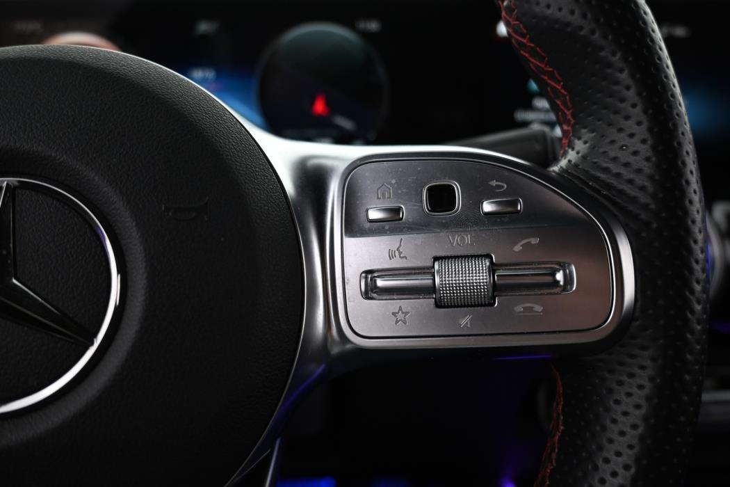 MERCEDES-BENZ EQB 2023