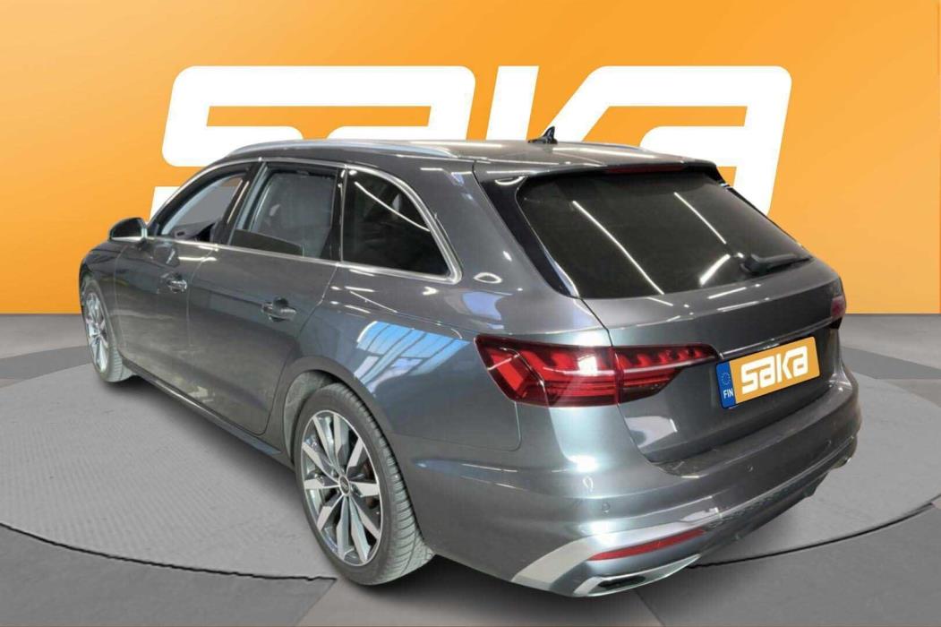 AUDI A4 2022