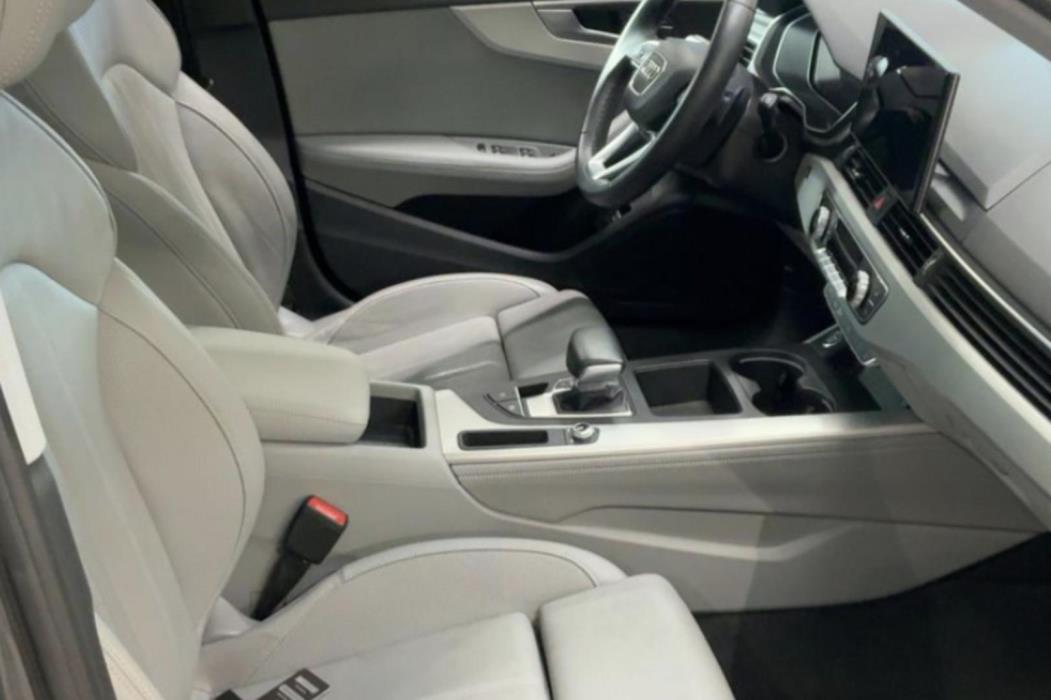 AUDI A4 2022