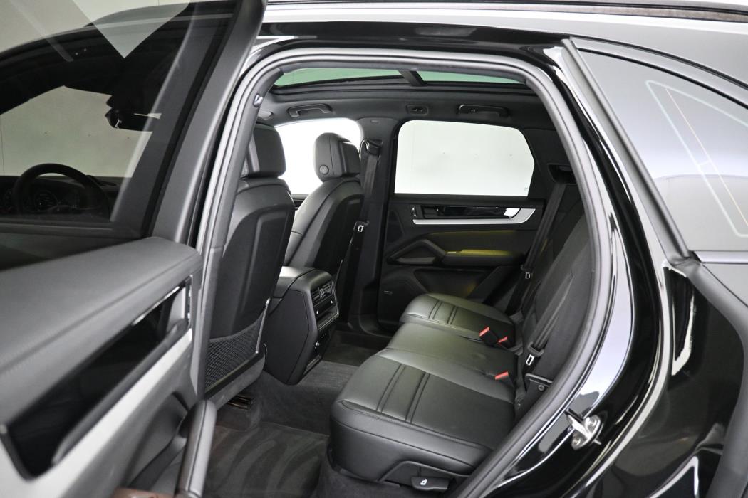 PORSCHE Cayenne 2024