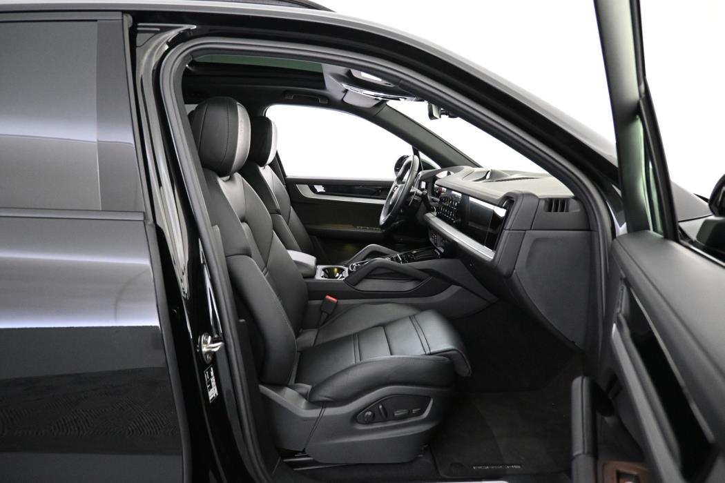 PORSCHE Cayenne 2024