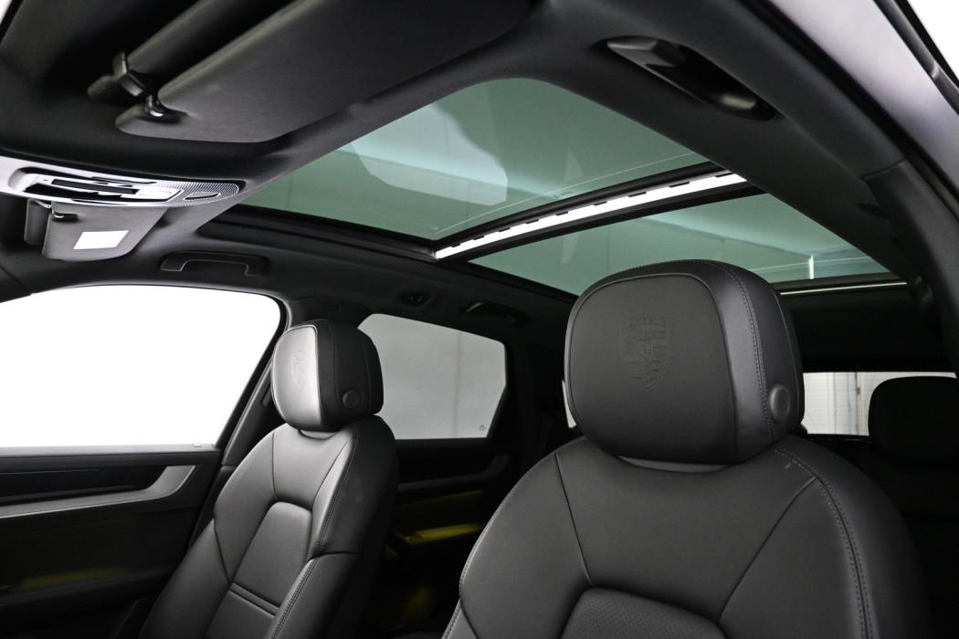 PORSCHE Cayenne 2024