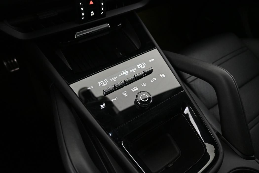 PORSCHE Cayenne 2024