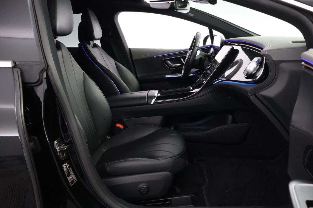 MERCEDES-BENZ EQE 2023