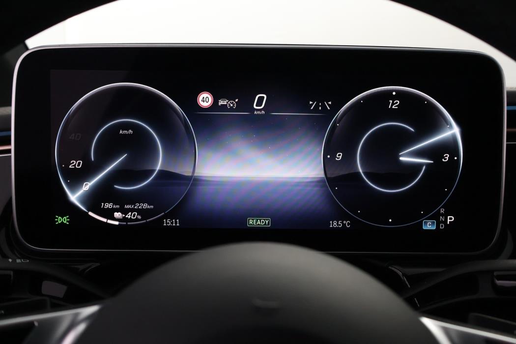 MERCEDES-BENZ EQE 2023