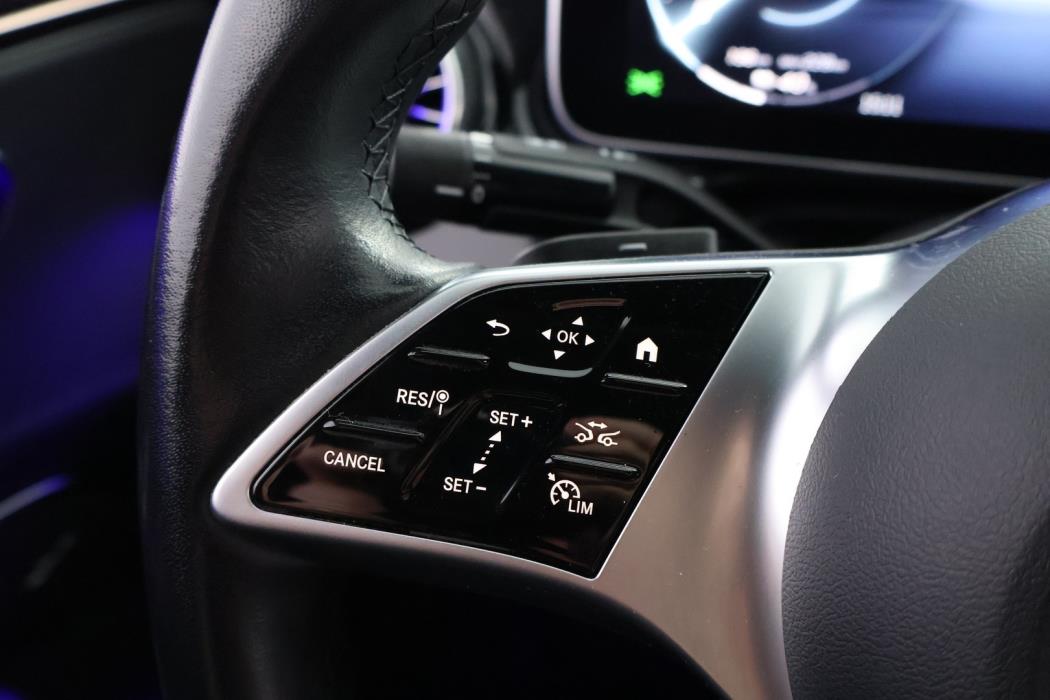 MERCEDES-BENZ EQE 2023