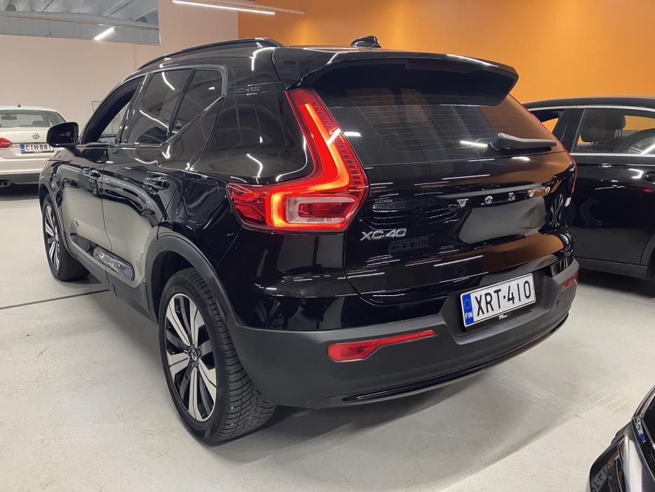 VOLVO XC40 2023